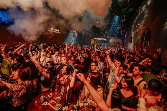 Da Nang Acoustic Live Music And Street Food Private Tour - Savor the Local Street Food