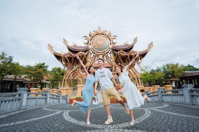 Da Nang: Ba Na Hills 1 Day Tour With Buffet - Buffet Lunch and Fantasy Park