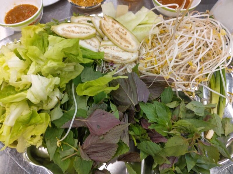 Da Nang Chef: Dive Into Culture & Master Authentic Recipes - Bustling Local Markets
