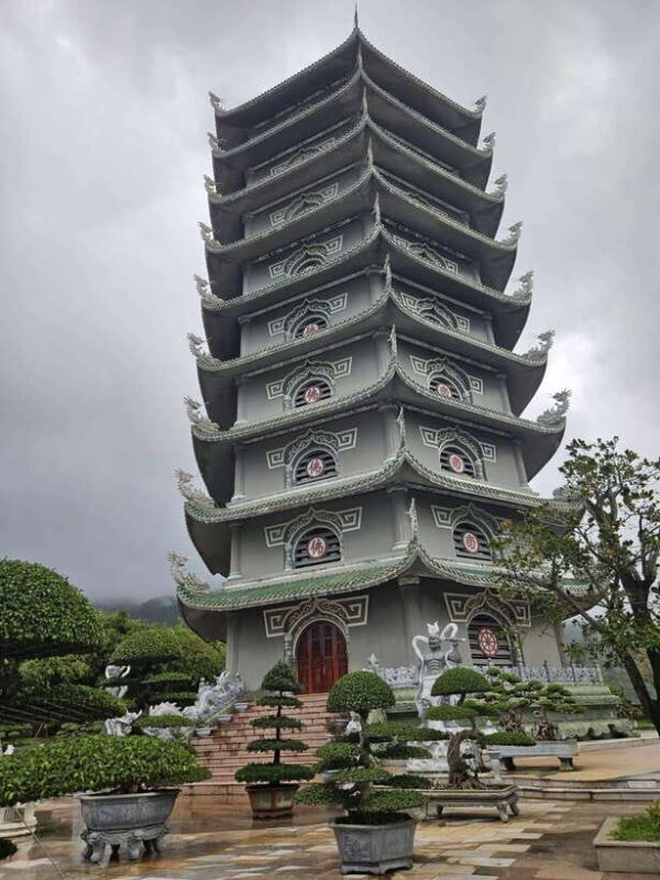 Da Nang City Sightseeing Private Tour With Female Tour Guide - Customer Reviews