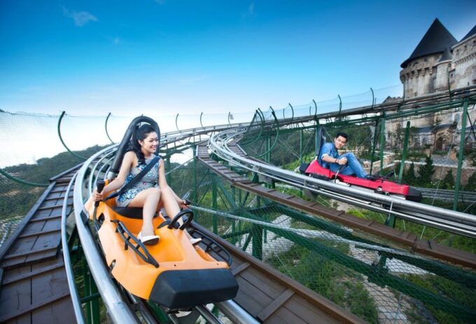 Da Nang: Daily Ba Na Hills and Golden Bridge Day Tour - Cable Car Ride