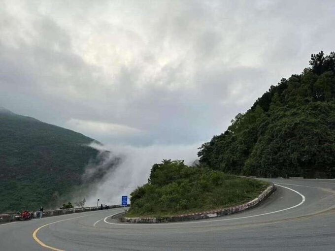 Da Nang: Easy Ride to Hai Van Pass and Marble Mountain Tour - Suitable Travelers