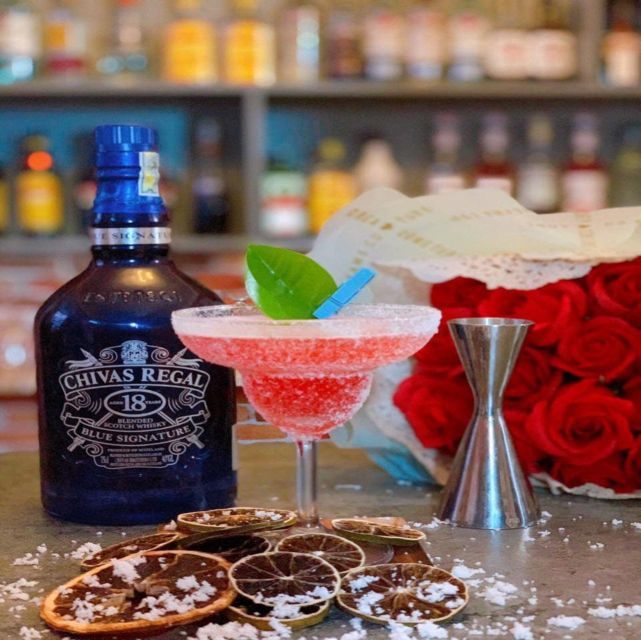 Da Nang: Experience Making Cocktail With Pro Bartender - Enjoyment and Gift Receiving