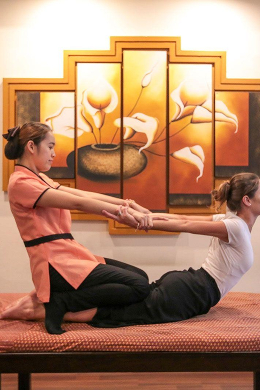 Da Nang: Experience Traditional Thai Massage - Suitability and Restrictions