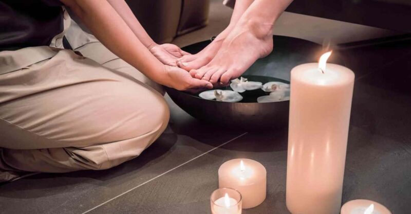 Da Nang: Foot Massage With Herbal Soak and Warm Water - Massage Techniques