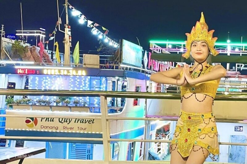 Da Nang: Han River Local Cruise by Night - Boarding and Departure