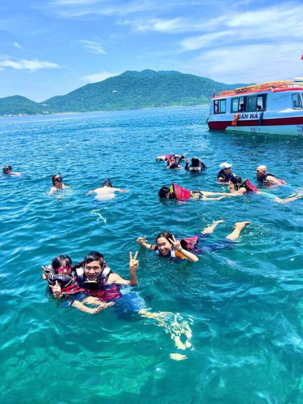 Da Nang/Hoi An: Cham Island Speedboat Tour With Snorkeling - Inclusions and Amenities