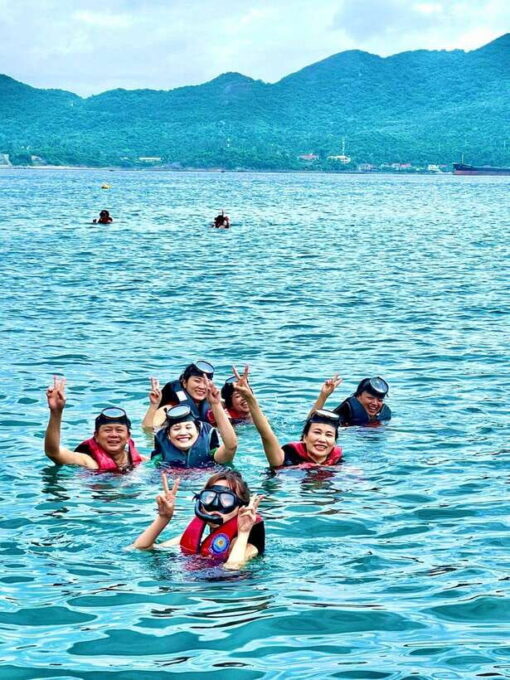 Da Nang/Hoi An: Cham Island Speedboat Tour With Snorkeling - Suitability and Considerations