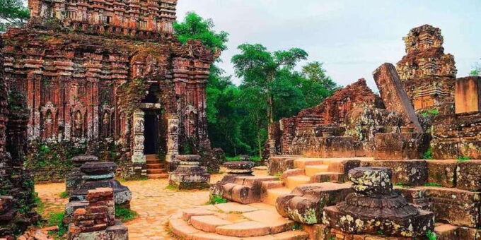Da Nang/Hoi An: My Son Holyland & Rice Paper Making/Morning - My Son Sanctuary Exploration