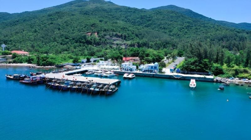 Da Nang: Luxury Yacht Rental on Son Tra Peninsula, Private - Luxury Yacht Rental Overview
