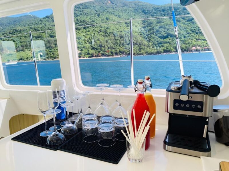 Da Nang: Luxury Yacht Rental on Son Tra Peninsula, Private - Lunar New Year Surcharge