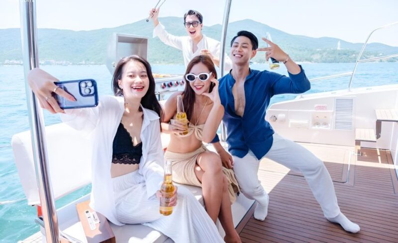 Da Nang: Luxury Yacht Rental on Son Tra Peninsula, Private - Scenic Views of Son Tra