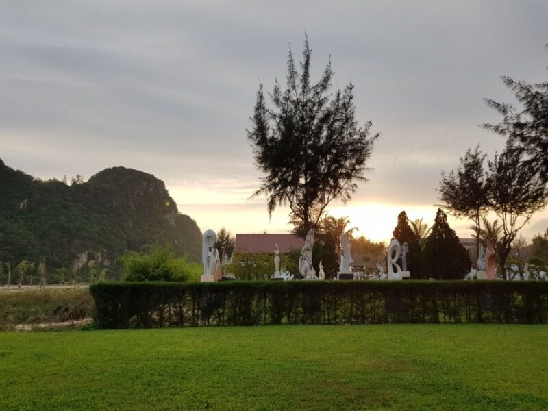 Da Nang: Marble Mountains And Son Tra Peninsula Exploration - Non Nuoc Stone Carving Village
