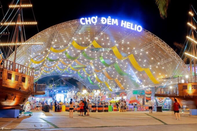 Da Nang Nightlife Adventure: Market,Landmarks & River Cruise - Languages