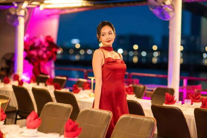 Da Nang: Poseidon Cruise With Dinner and Dragon Bridge Show - Cruise and Dining Options