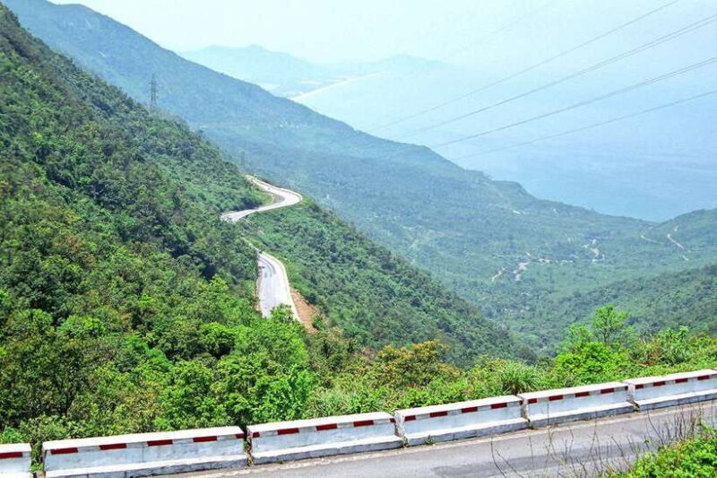 Da Nang : Private Car to Hue With Multi Sightseeing Stops - Marble Mountains: Limestone Peaks and Ancient Pagodas