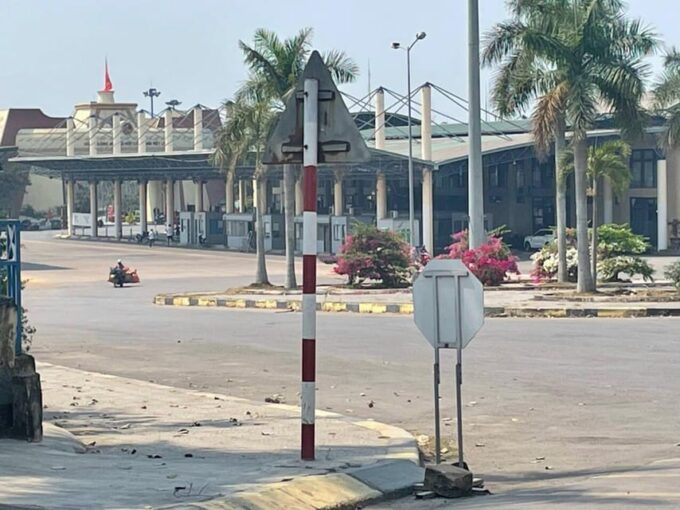 Da Nang: Private Car Transfer to Lao Bao Border - Pricing and Duration