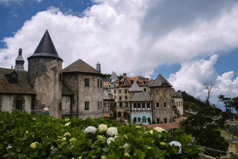 Da Nang: Private Tour to Ba Na Hills and Golden Bridge - Key Points