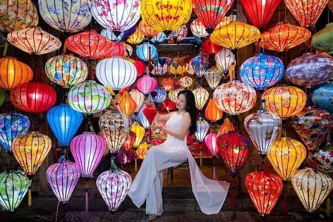 Da Nang: RoundTrip transfer to Hoi An ancient town by private car - The Sum Up