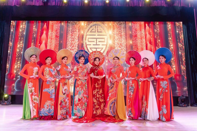 Da Nang The Ao Dai Show: Timeless Vietnamese Elegance - Nguyen Dynasty Showcase