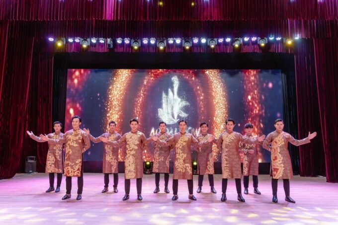 Da Nang The Ao Dai Show: Timeless Vietnamese Elegance - Included Amenities and Details