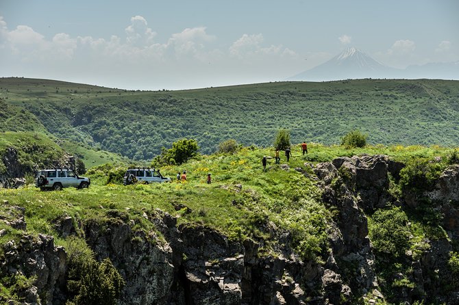 Daily Jeep Tour to Garni Gorge and Geghama Mountains - Discovering Garni Temple