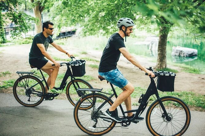 Daily Montreal Bike Rental- Be Your Own Guide in Montreal - Operating Hours & Booking