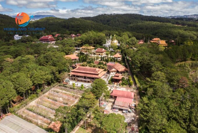 Dalat Amazing Tour - Linh Phuoc Pagoda