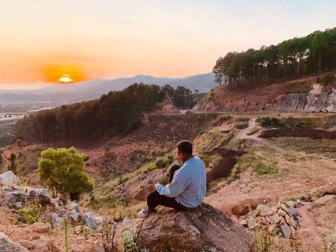 DALAT COUNTRYSIDE BY PRIVATE CAR - Linh An Pagoda and Silk Factory