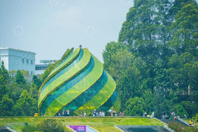 Dalat Highlights: Must-See Attractions in the City - Beautiful Buddhist Pagoda With Mosaics
