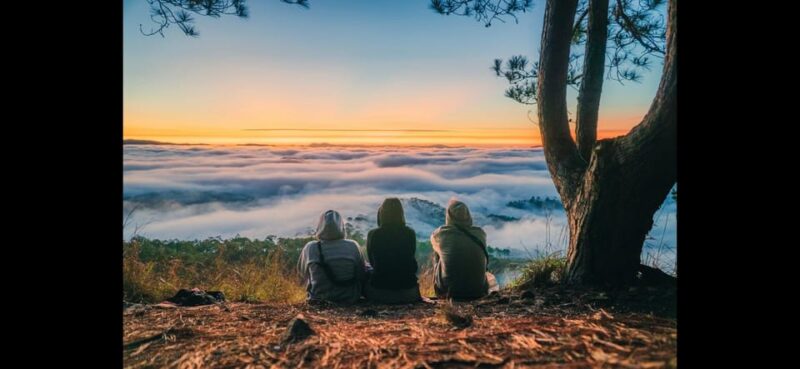 Dalat: Sunrise Mountain Hike Above Misty Valley & Breakfast - Guided Experience Options