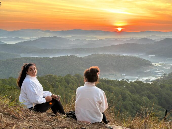 Dalat: Sunrise Mountain Hike Above Misty Valley & Breakfast - Customer Feedback Highlights