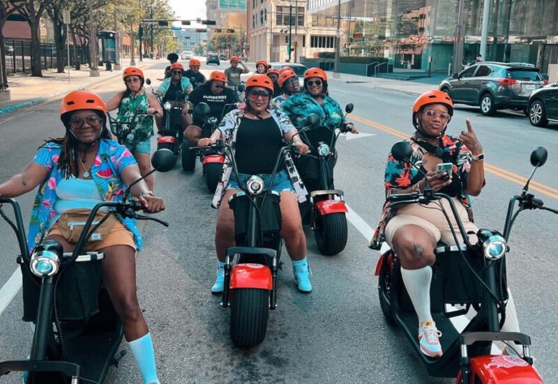 Dallas: Downtown E-Scooter Sightseeing and History Tour - E-Scooter Adventure