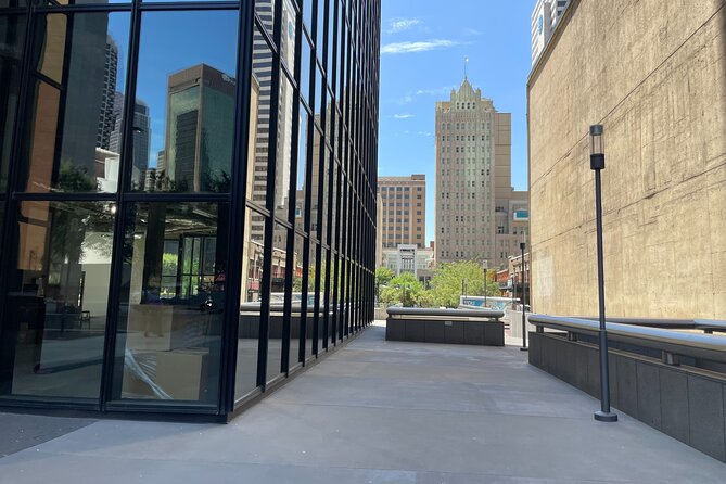 Dallas in Wonderland: A Self-Guided Walking Tour of Dallas - Itinerary Details