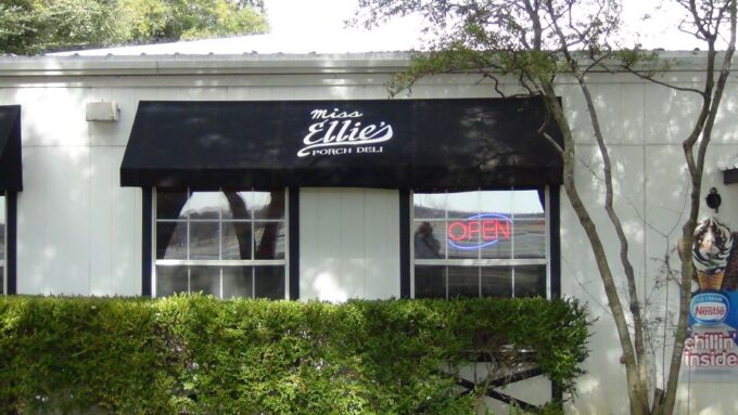 Dallas: Southfork Ranch, Dallas Highlights, and JFK Tour - Ranch Round-Up Store