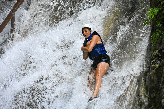 Damajagua Waterfalls Private Tour with Lunch - Key Points