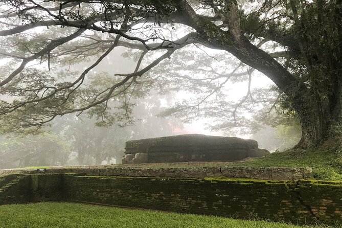Dambadeniya, Yapahuwa, Panduwasnuwara: Private Ancient Cities  - Colombo - Discovering Panduwasnuwaras Irrigation System