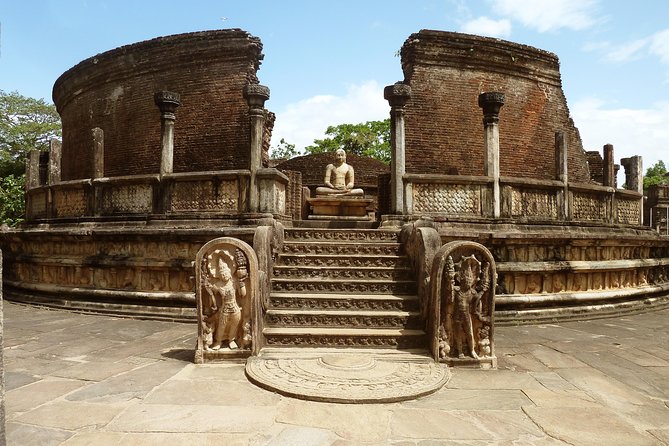 Dambulla Temple And Polonnaruwa Day Tour From Kandy - Exploring Dambulla Cave Temple