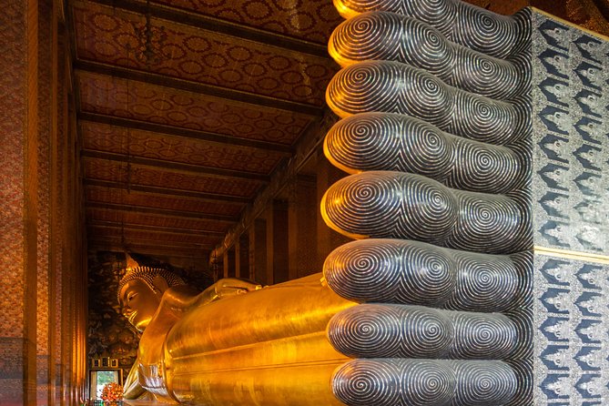 Damnern Saduak Floating Market, Grand Palace, Wat Phra Keo & Wat Pho - Highlights of the Floating Market