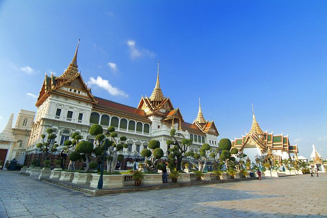 Damnern Saduak Floating Market, Grand Palace, Wat Phra Keo & Wat Pho - Visiting Wat Phra Keo