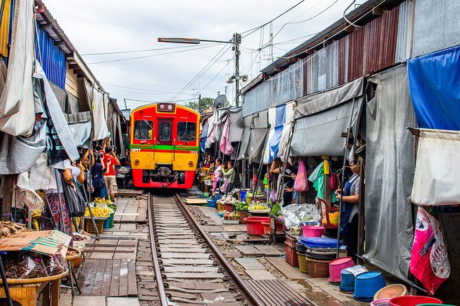 Damnoen Saduak Floating Market and Maeklong Railway Market Tour - Pickup Locations and Meeting Point