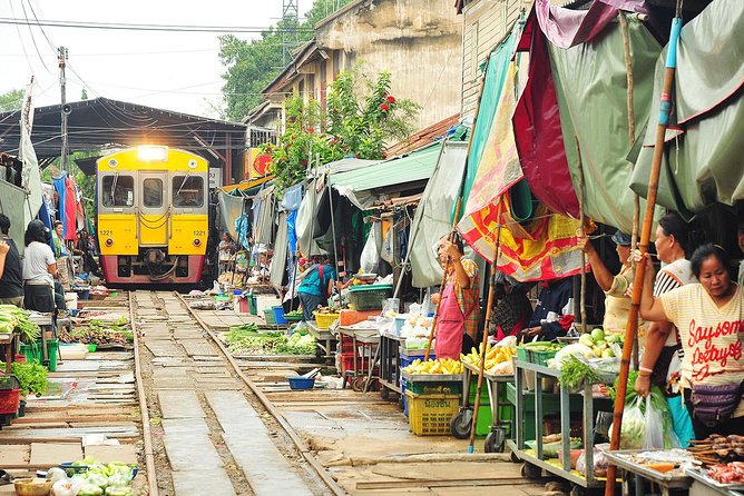 Damnoen Saduak Floating Market & Maeklong Railway Market Tour (SHA Plus) - Maeklong Railway Market