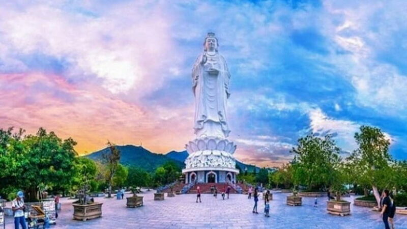DaNang/HA: Lady Buddha, Marble Mountain & Am Phu Caves Tour - The Peaceful Lady Buddha and Monkey Mountain