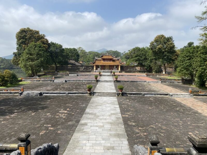 Danang or Hoian: Transfer to Hue City With Sightseeing - Transfer Details