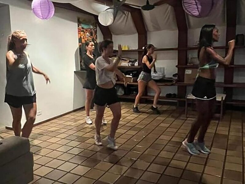 Dance to the Samba Rhythm: 1-Hour Lesson With a Samba Dancer - Key Points
