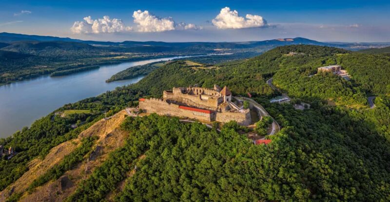 Danube Bend Tour With Lunch and Guide - Experiencing Szentendre Town
