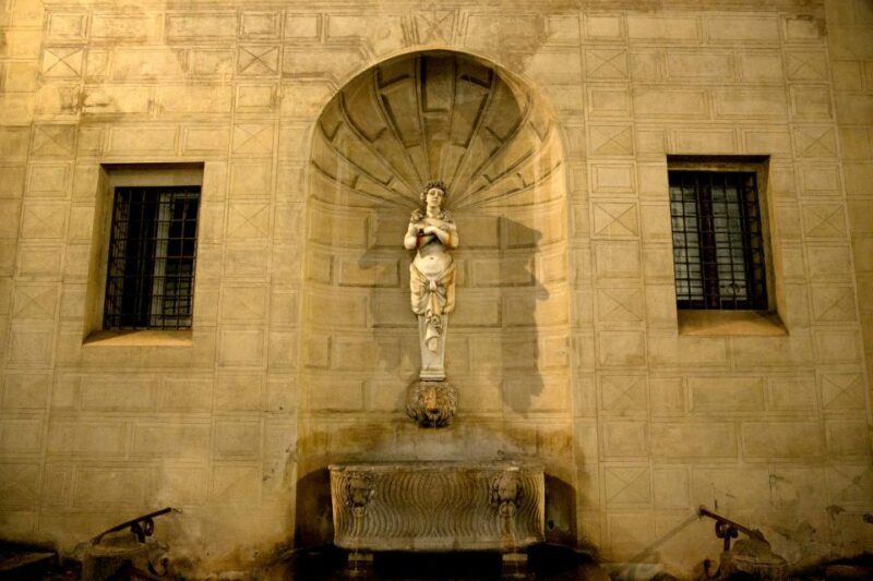 Dark Heart of Rome - Facts, Legend & Mystery Walking Tour - Meeting Point and Accessibility