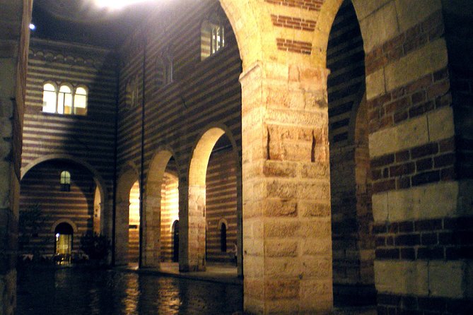 Dark Historical Verona Walking Tour - Local History and Legends