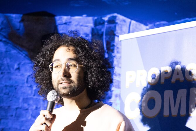 Dark Humor Comedy Show in English at Kara Kas Bar in Berlin - Host and Interaction