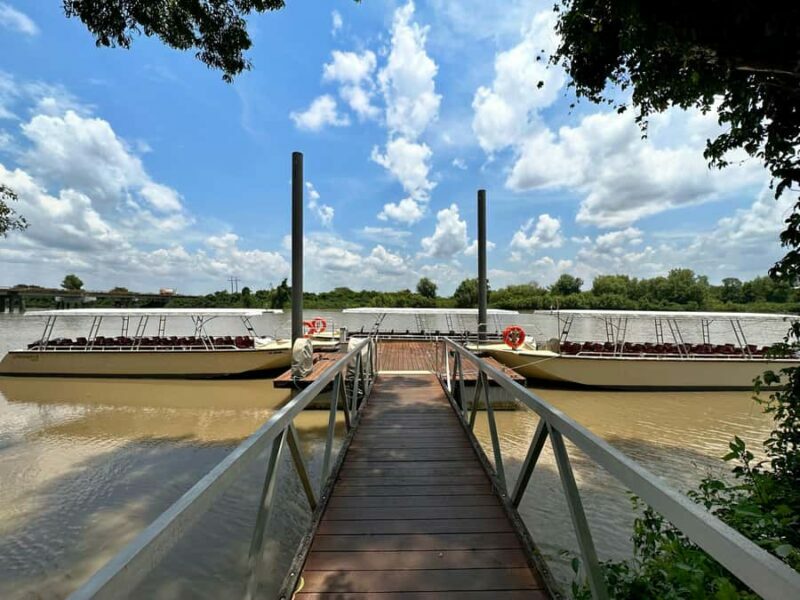 Darwin: Pathfinder Original Jumping Crocodile Cruise - An Honest Look at the Pathfinder Crocodile Cruise